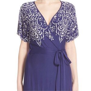 In Bloom Blue/Cream Embroidery-Inspired Screenprint Short Sleeve Robe | SZ XL